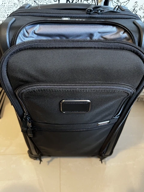 Tumi Alpha 3 International Expandable 4 Wheeled Carry-On - Black (1171541041) 10