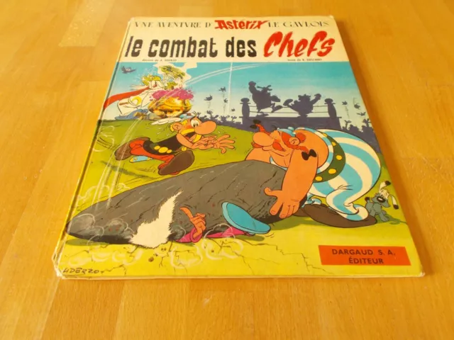 Bd Asterix Le Combat Des Chefs En Eo Uderzo / Goscinny Etat Tres Moyen