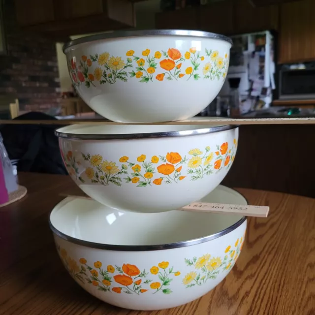 Retro Kobe Nesting Bowls, Floral Pattern, Set Of 3