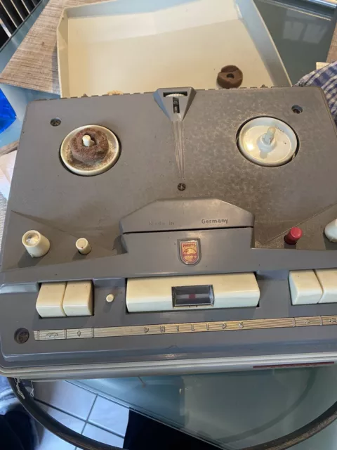 magnétophone à bande ancien