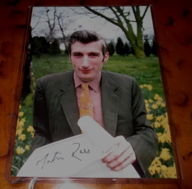 Martin Rees British cosmologist astrophysicist signed autographed photo