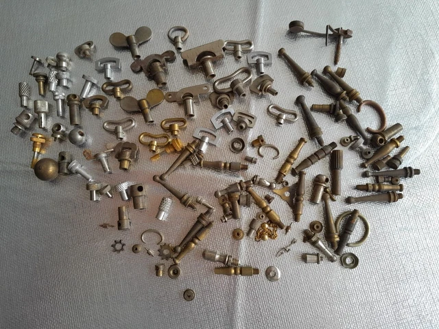 Lot De Ressorts Pour Horlogerie - Pièces De Réparation Pour Réveils, Montres, Etc.