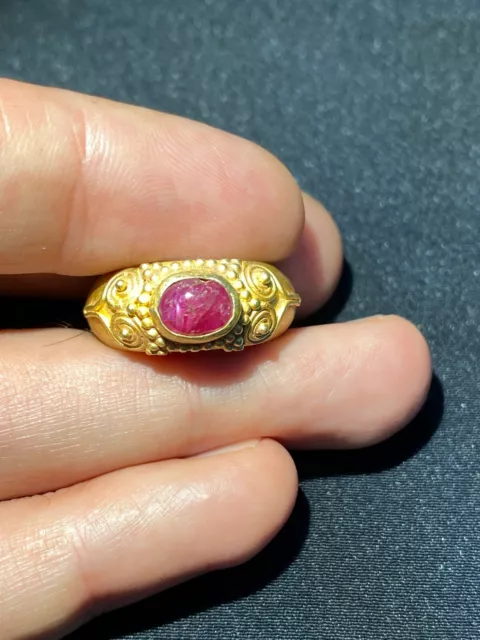 Ancient Gold ring from south east Asia with beautiful Ruby light stone 10
