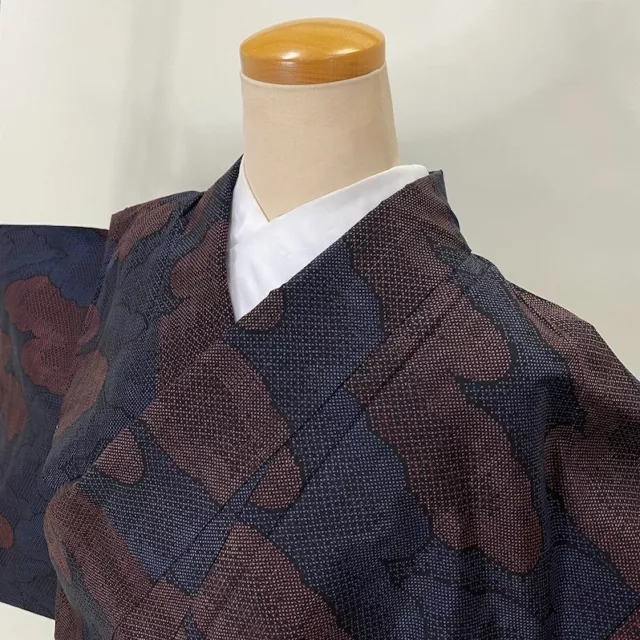 Oshima Tsumugi VINTAGE Japanese Kimono Silk tumugi ANTIQUE LADIES KIMONO 1741