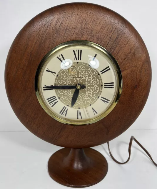 Vintage Mid Century Modern Atomic Lanshire Electric Walnut Table Clock. Works!