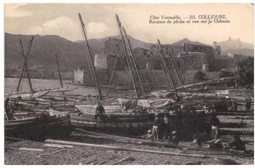 DEP 66 COLLIOURE BARQUES DE PECHE ET VUE SUR LE CHATEAU (animée