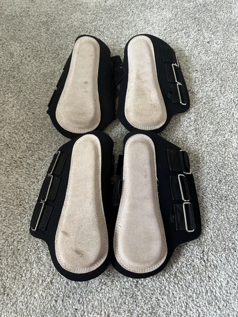 Black Neoprene & Suede splint boots - Set of 4 Medium Horse Size Black Neoprene & Suede splint boots - Set of 4 Medium Horse Size