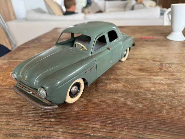 Voiture Ancienne CIJ Renault Viva Grand Sport – Tôle Repeinte – Jouet Mécanique