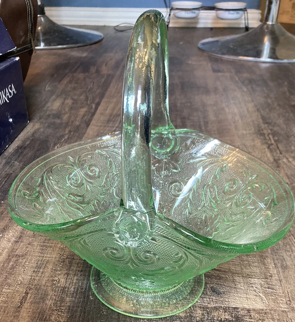 Tiara Indiana Glass Chantilly Green Sandwich Large 10.5 x 11 Handle Basket by JT
