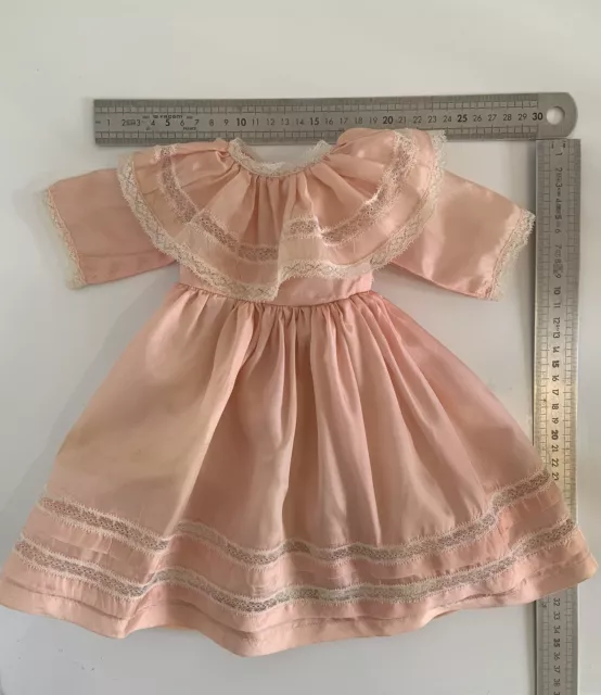 Belle Robe Tissu Soyeux Et Dentelles Pour Poupee Ancienne Jumeau,Steiner, Sfbj