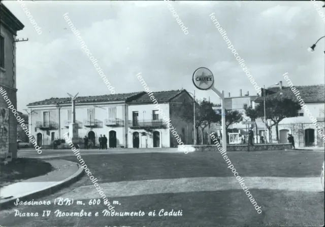 cc182 cartolina sassinoro piazza IV novembre e monumento ai caduti benevento