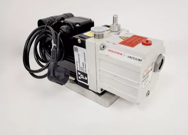 Pfeiffer Vacuum Pump Model - DUO 2.5 M No. PK D41 056 C Lab