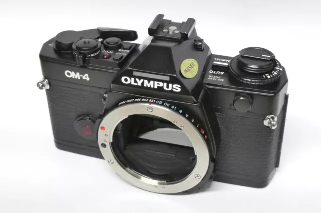 Olympus OM-4 Gehäuse / Body  analoge SLR OM4 schwarz mit kleinem Fehler