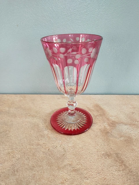 verre ancien en cristal de couleur (baccarat _saint louis)