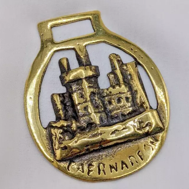 Brass Horse Medallion Vintage English Caenarvon Medieval Castle Oval Show Parade