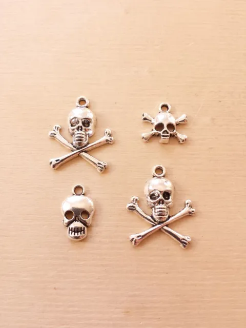 Totenkopf Anhängerset ♥ Halloween Pirat Skelett Schädel ♥ Schmuck Charms Silber