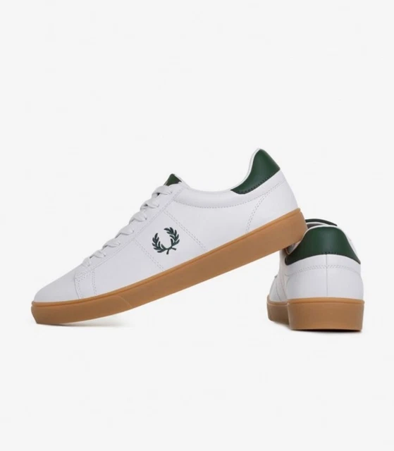 Fred perry b721 canvas trainer with stripe logo hotsell crest