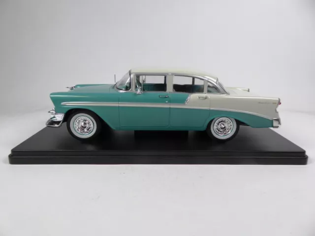 Chevrolet Bel Air 1956 - 1:24 (8.5 inches) Salvat Diecast model car M013 3