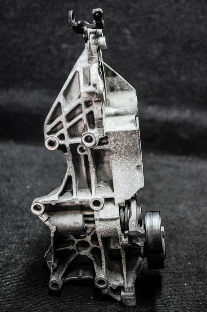 AUDI A4 B8 Alternateur Générateur Support 03L903143H 2.0 Diesel 105kw 2010