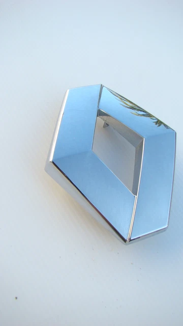 Sigle/monogramme/emblème Renault (ref.8200115114)