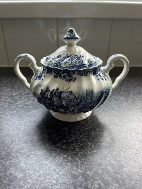 Vintage blue / white lidded 2 handled sugar bowl