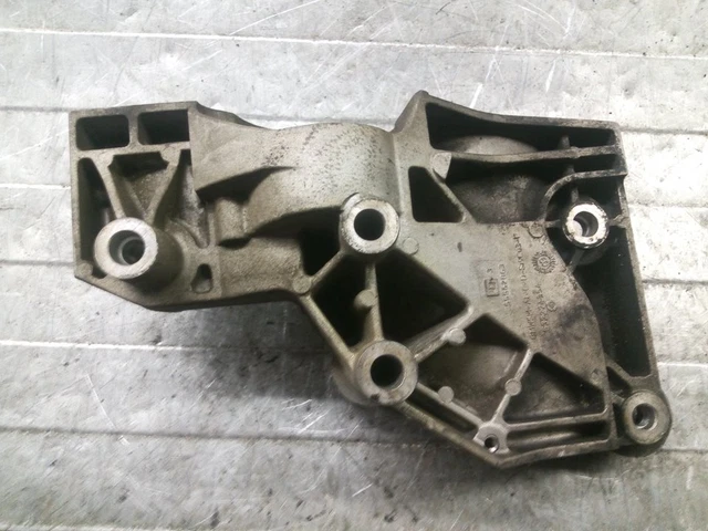 55562863 support alternateur pour OPEL INSIGNIA A SEDAN 2.0 CDTI 2008 203287