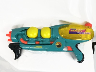 vintage super soaker water gun