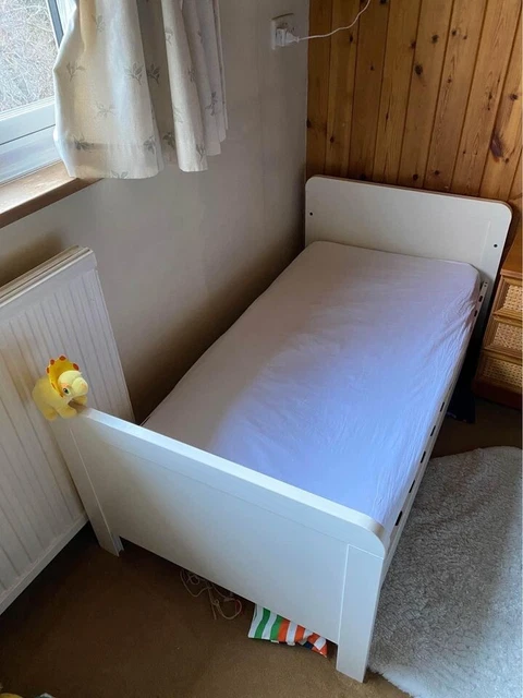Sienna mamas and papas cot bed hotsell
