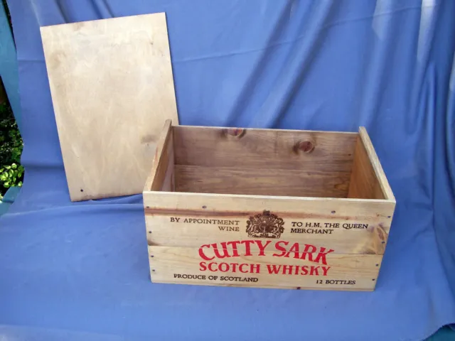 Cutty Sark Scotch Whisky 12 Bottle Crate Display w/ Lid/Chalk Board Double-Sided
