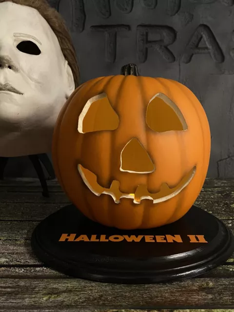 Halloween 2 Michael Myers 1981 Light Up Pumpkin Horror Movie Prop Collectible