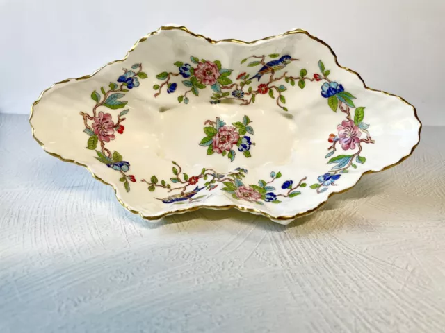 Aynsley Fine Bone English China PEMBROKE 8.5” Oval Shell Shape Dish, Gold Trim