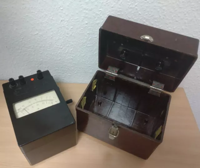 Antikes russisches Isolations- Messgerät 1978 DDR Ohm im Bakelit Koffer M4100/4