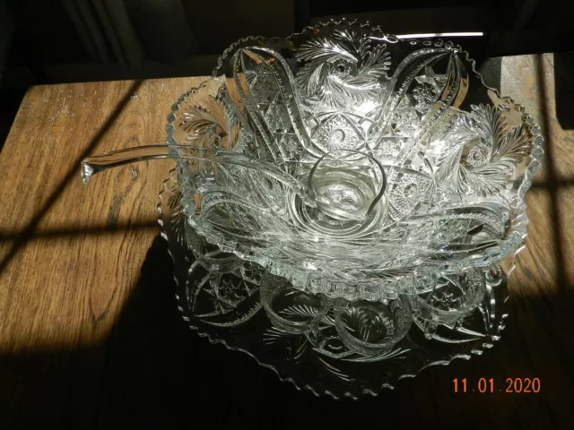 Punch bowl underplate LE Smith Glass Co.old mold “Galaxy” Glass 11 CUPS LADLE