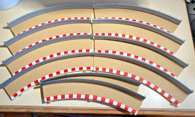 10 x Scalextric Classic Curved Sand Borders L7989, Barriers, red &white edging 10 x Scalextric Classic Curved Sand Borders L7989, Barriers, red &white edging