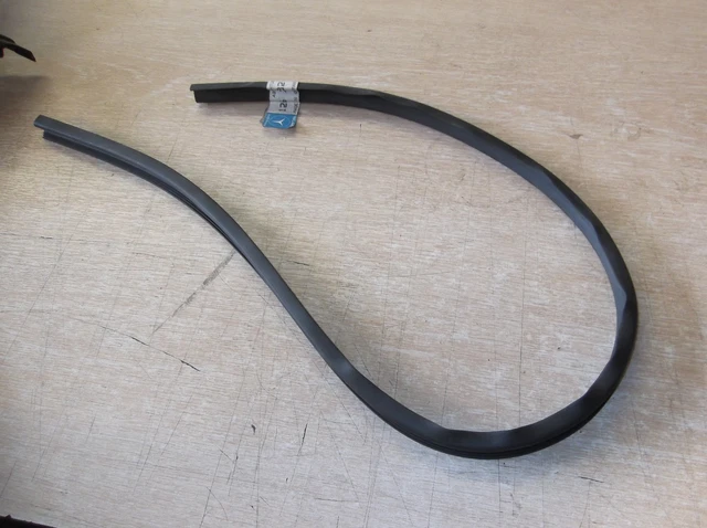 Sunroof Rubber Seal Keder A1267800098 For MERCEDES-BENZ S-Class W126