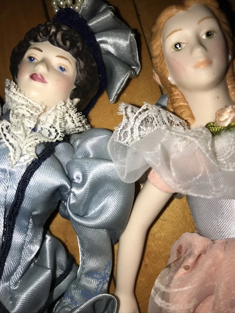 2 X Vintage Avon Victorian Porcelain Dolls Fashion of American Times 1987 & 88