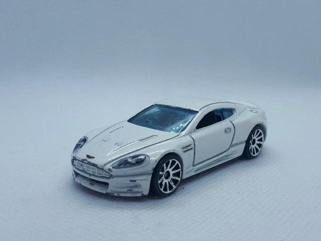 Hot Wheels Aston Martin DBS