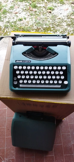 Rare Machine &agrave; &eacute;crire Royal MD En Parfait &eacute;tat De Fonctionnement Et Enti&egrave;rement