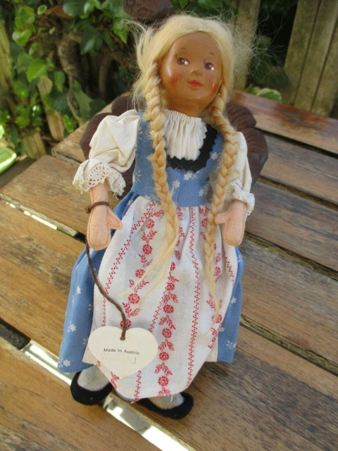 Lot de 3 Poupées folkloriques de la marque autrichienne Baitz
