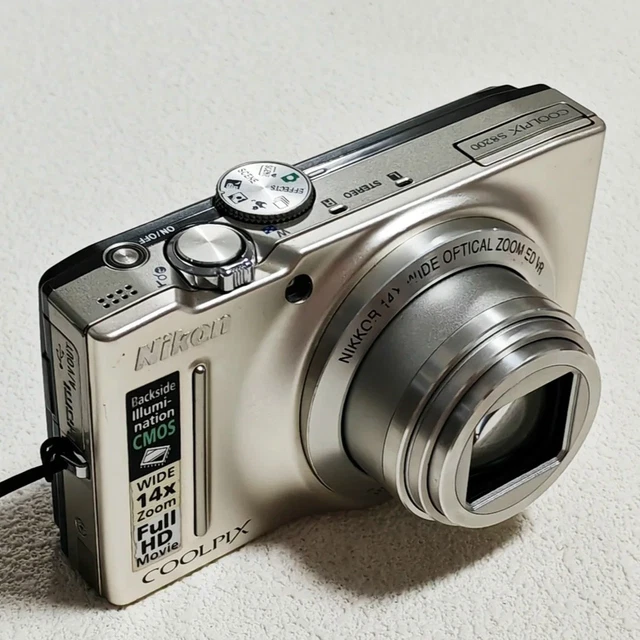 NIKON COOLPIX S8200 Digital Camera 16.1 MP 14x Optical Zoom