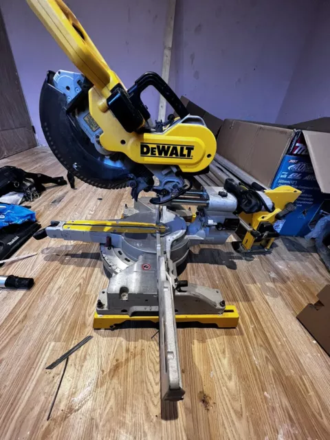 DEWALT DWS780 12 inch Double Bevel Sliding Compound Miter Saw