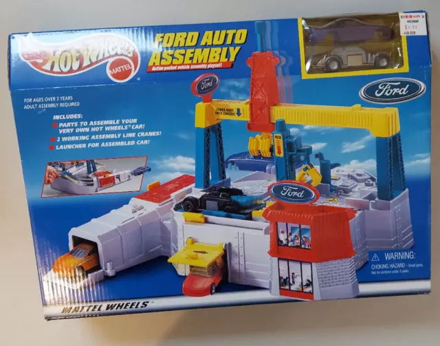 Hot Wheels Ford Auto Assembly Play Set Mattel # 65752 New in Box
