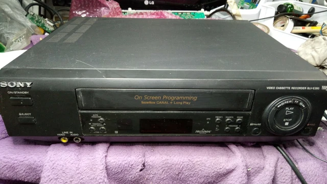 Magnétoscope Panasonic NV-SD200EG – Pour Pièces Seulement – Défaut