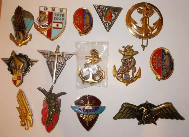 Lot insignes Parachutistes et Troupes de Marine