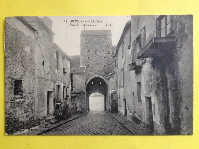 cpa MORET sur LOING (Seine et Marne) Rue de l'ABRUVOIR ã Renée CORBINEAU