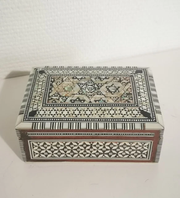 ANCIENNE BOITE À Bijoux en Bronze forme vitrine EUR 35,00 - PicClick FR