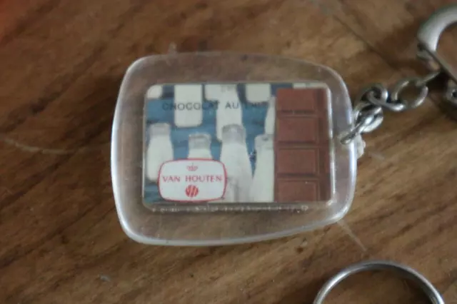 ancien porte cle publicitaire collection CHOCOLAT AU LAIT VAN HOUTEN