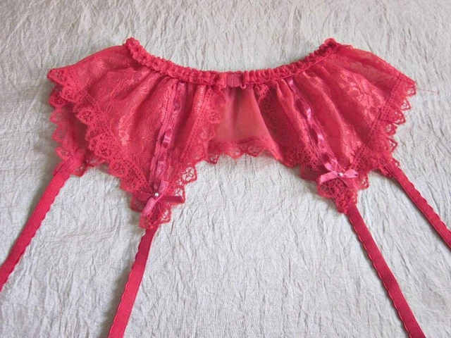 Cintura giarrettiera vintage S pizzo rosso frilly + cintura di sospensione chiffon trasparente