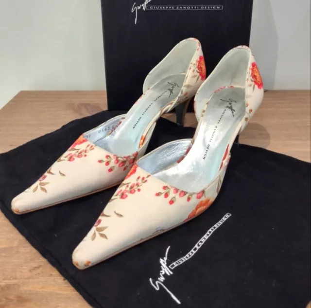 Giuseppe Zanotti ivory floral door say pointed toe kitten heels 36 $895 w/box