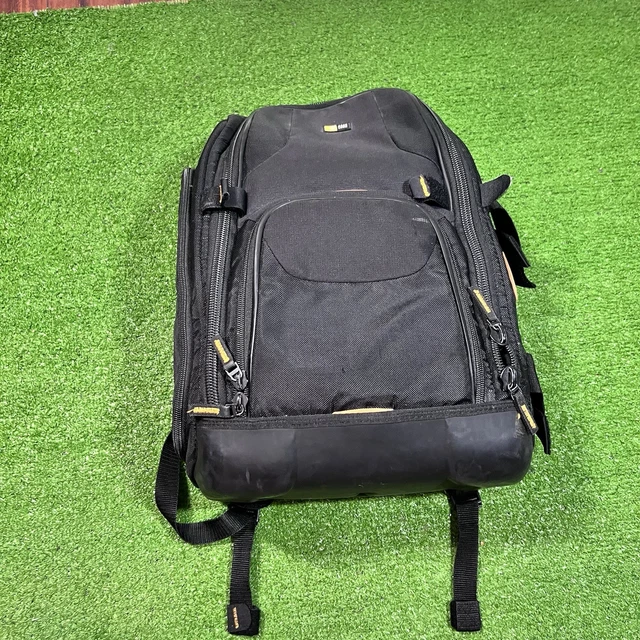 1 inch leather shoulder straps backpack V-line One Shoulder Backpack - Black